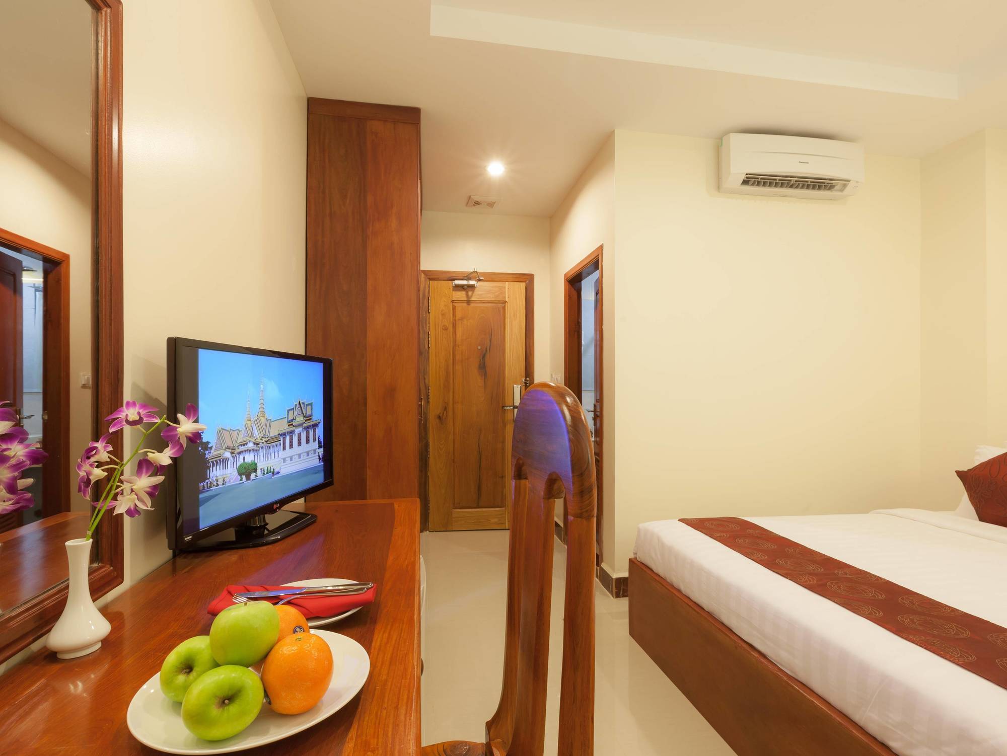 Kirirom Crystal Hotel Phnom Penh Dış mekan fotoğraf